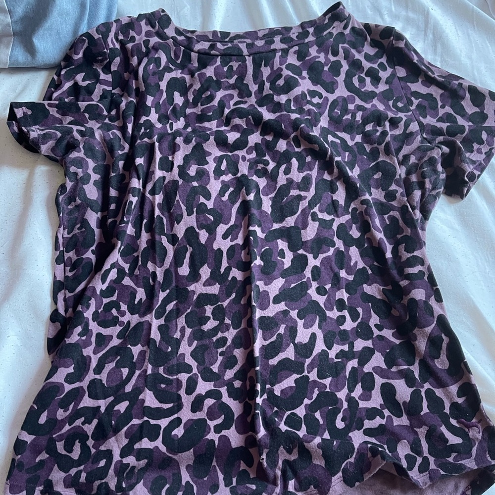 VS Pink T